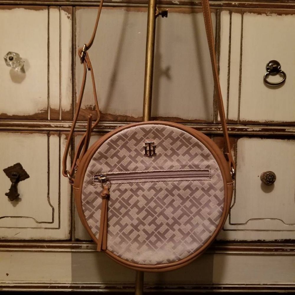 Tommy Hilfiger Canteen Crossbody Purse Bag